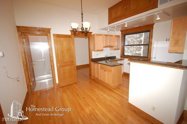 Building Photo - 1139 W Webster Ave