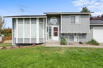 3503 E Clover Park Ave