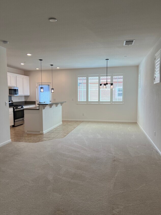 Building Photo - 912 Kennedy Dr