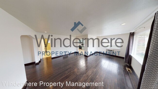 Foto del edificio - 2 br, 1 bath House - 819 Ankeny Street
