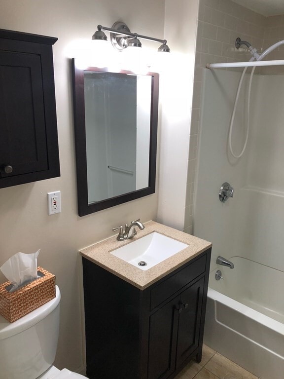 Building Photo - 534 Pleasant St