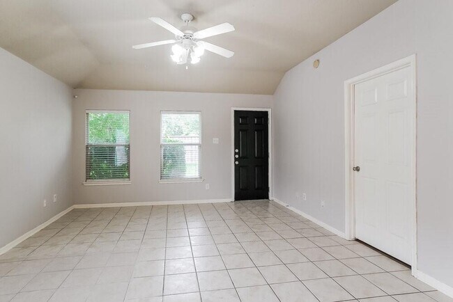 Building Photo - 11303 Northam Dr