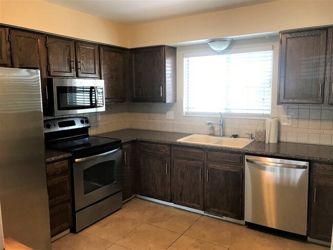 Foto del edificio - Beautiful Townhome in Sturbridge