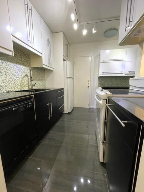 Building Photo - 2824 Briarhurst Dr