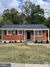 Building Photo - 14343 Belleville Ave