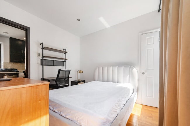 Photo - 4 W 108th St Apartment