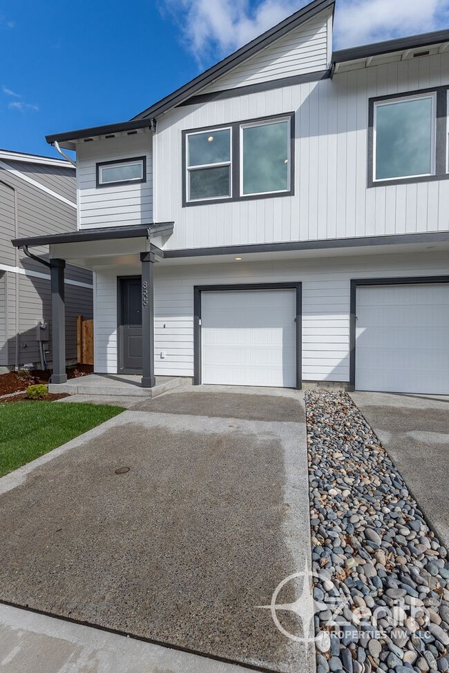 Building Photo - Brand New 3 Bedroom Townhouse in Vancouver...