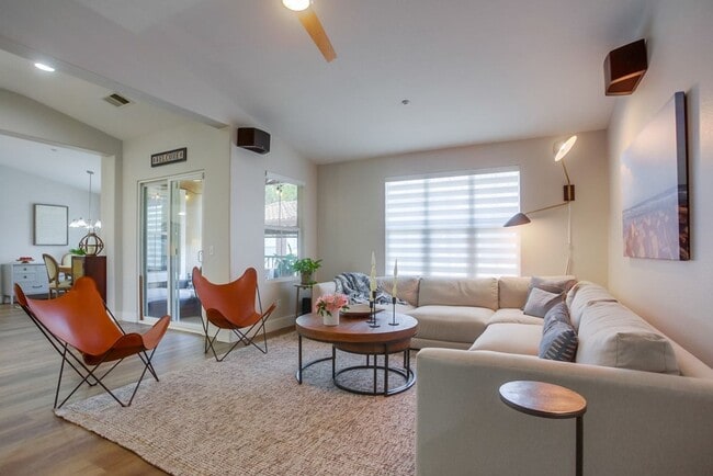 Building Photo - Gorgeous Upgraded San Elijo Hills Townhome...