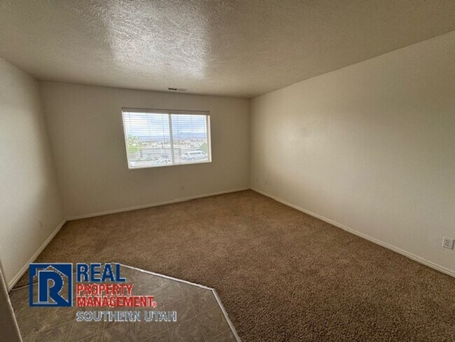 Building Photo - Great Condo on Evans Ridge