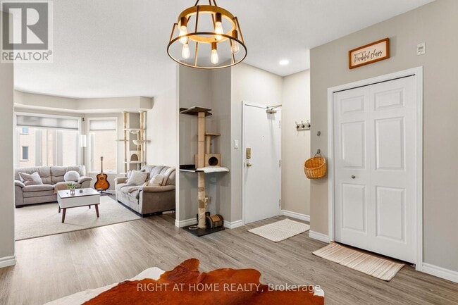 Building Photo - 80 Briargate Private