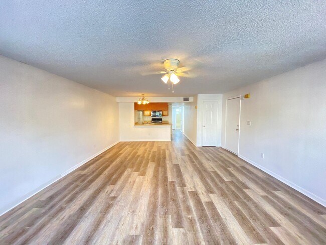 Foto del edificio - 2751 N Poinciana Blvd