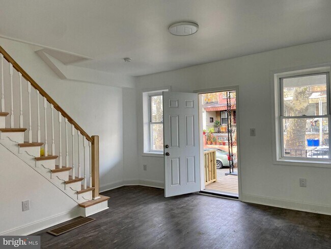 Foto del edificio - 5528 Ridgewood St