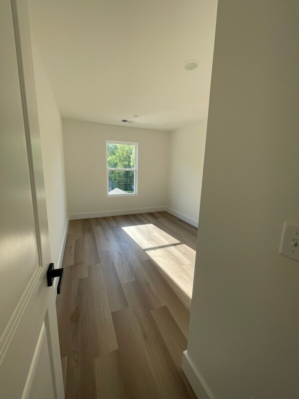 Building Photo - 44 Beverly Hills Dr