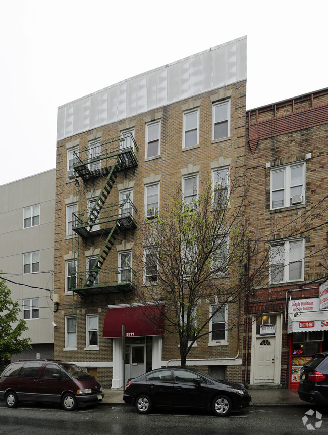 Foto del edificio - 5511 Hudson Ave