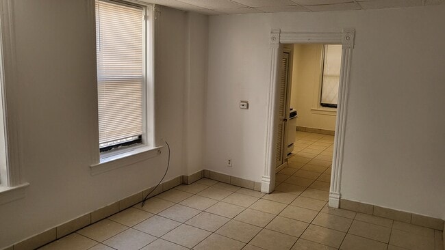 Building Photo - 451 W 27th St
