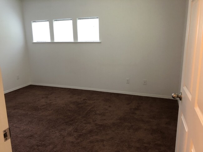 Building Photo - 247s59