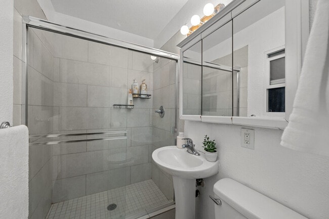 Foto del edificio - 334-40 Langley St