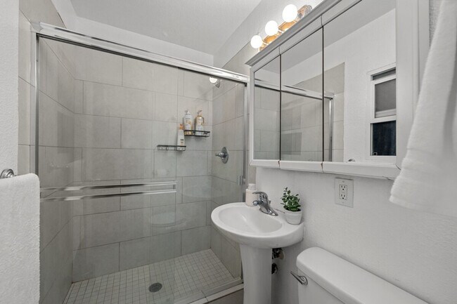 Foto del edificio - 334-40 Langley St