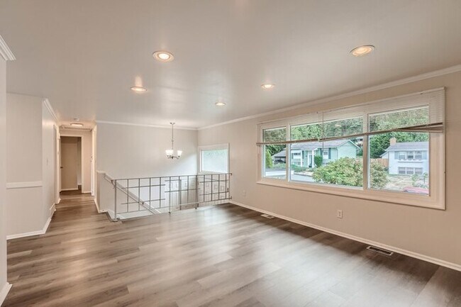 Building Photo - 28833 23Rd Avenue S, Federal Way, WA, 98003