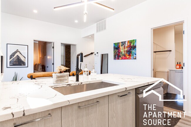 Foto del edificio - 2741 W Division St