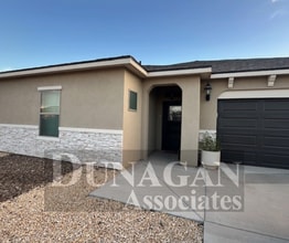 Building Photo - 807 Pima Dr