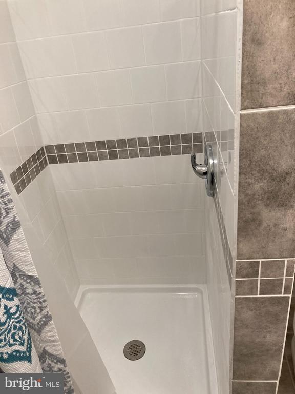 Building Photo - 623 Columbia Ave