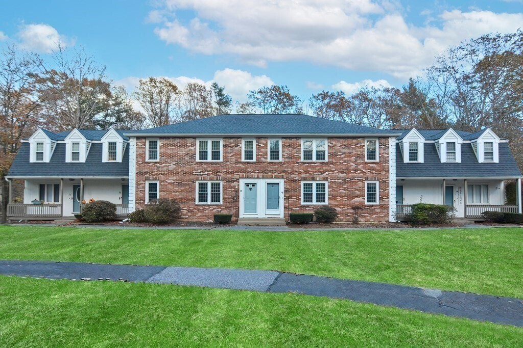 Primary Photo - 17 Colonial Dr
