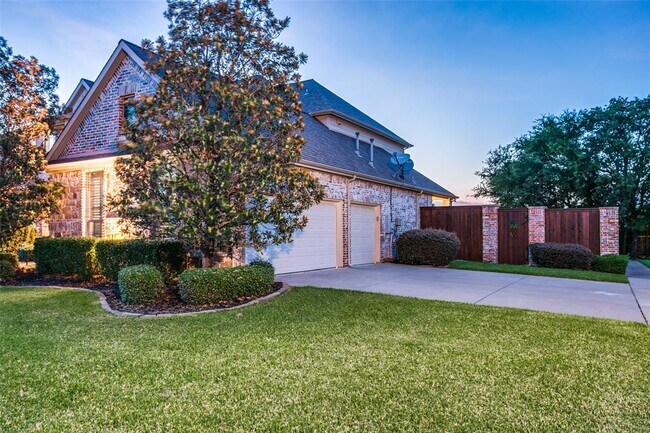 Building Photo - 705 Portofino Pl