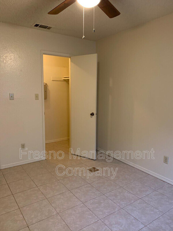 Building Photo - 256 W Alamos Ave