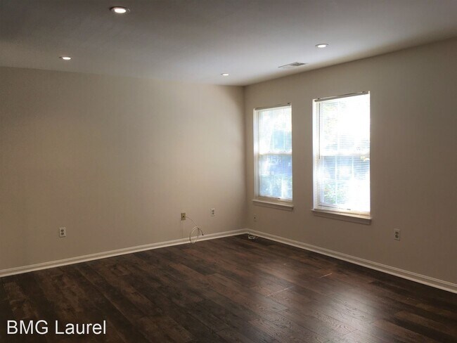 Foto del edificio - 3 br, 2.5 bath House - 6402 Bayberry Ct