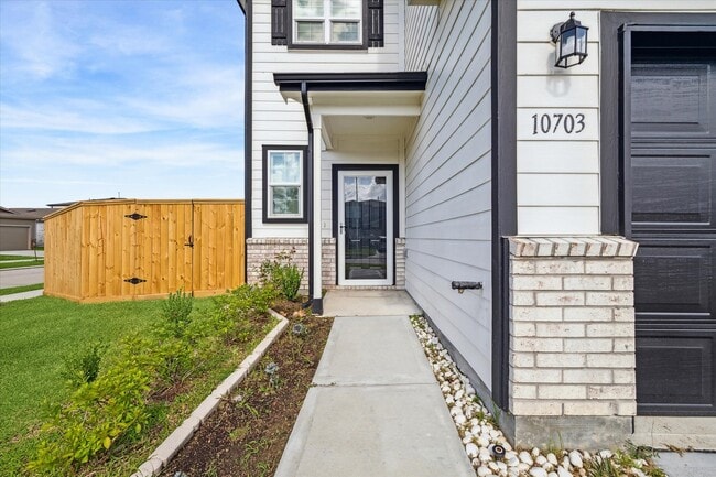 Building Photo - 10703 Cora Breeze Ln