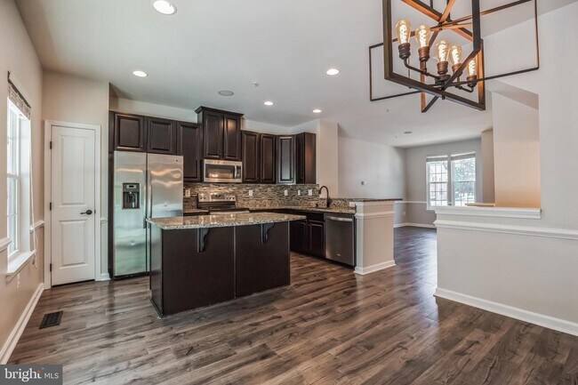 Foto del edificio - 8443 Clear Spring Dr