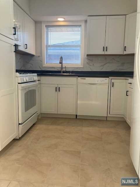 Foto del edificio - 2125 Center Ave