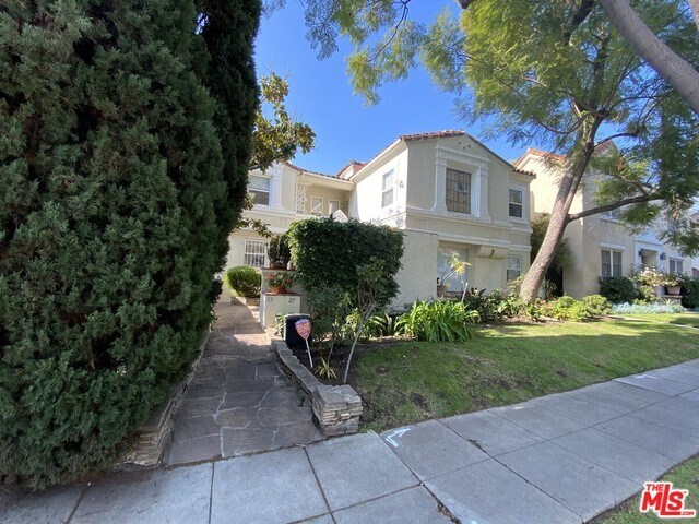Primary Photo - 115 N La Peer Dr