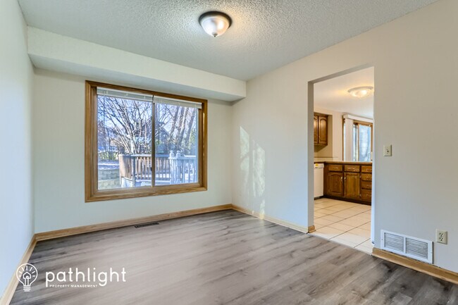 Foto del edificio - 4845 Orleans Lane North, Plymouth, MN, 55442