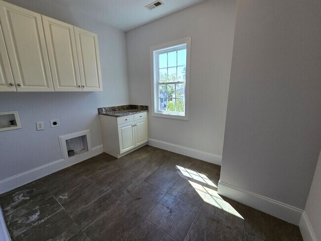 Building Photo - 11212 Oak Stone Ct