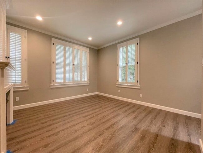 Building Photo - 5 Fella Pl