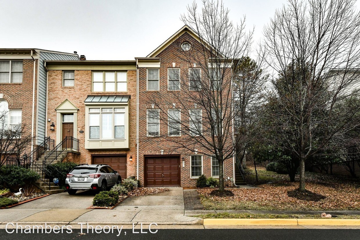 Primary Photo - 3 br, 2 bath House - 651 Burnside Ter SE