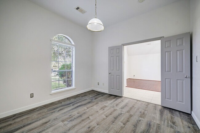Foto del edificio - 17407 Winfield Square