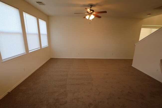 Building Photo - 17215 Oakwood Chase Dr