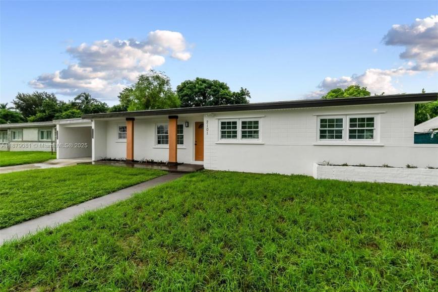 Primary Photo - 3 bedroom in Miami Gardens FL 33056
