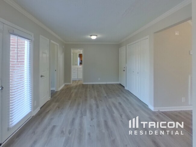 Foto del edificio - 8005 Penbrook Dr