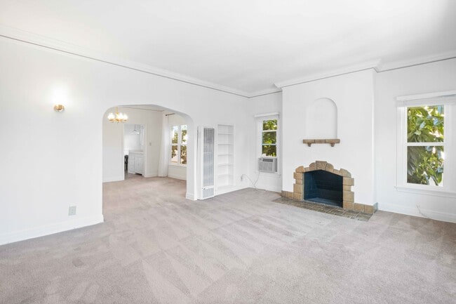 Building Photo - 645 S Detroit St