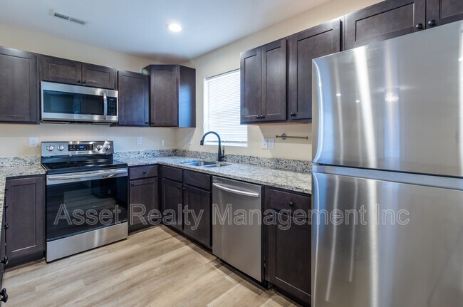 Foto del edificio - 933 Warrior Hill Dr