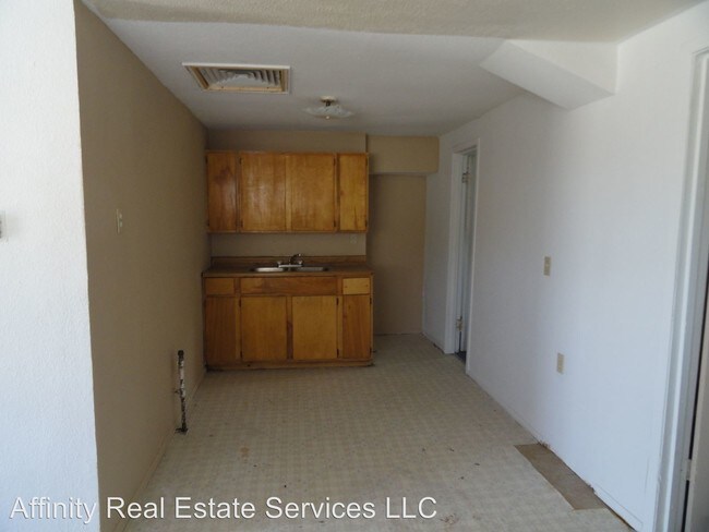 Building Photo - 2610 Mountain View Dr