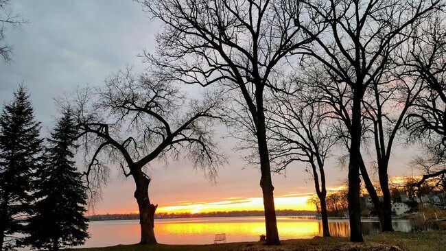 Foto del edificio - Amazing Minnetonka Lakefront Gated Estate - 170' Flat Shoreline, Sweeping Views, Sandy Beach