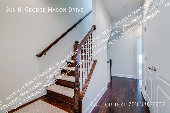 Photo - 306 N George Mason Dr House