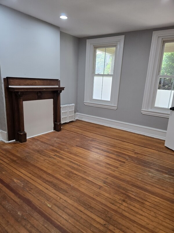 Foto del edificio - 516 W Queen Ln