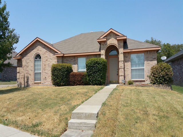 Building Photo - 1325 Maple Ridge Dr