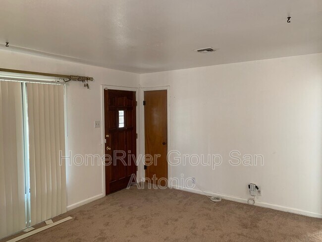 Foto del edificio - 1334 W Thompson Pl